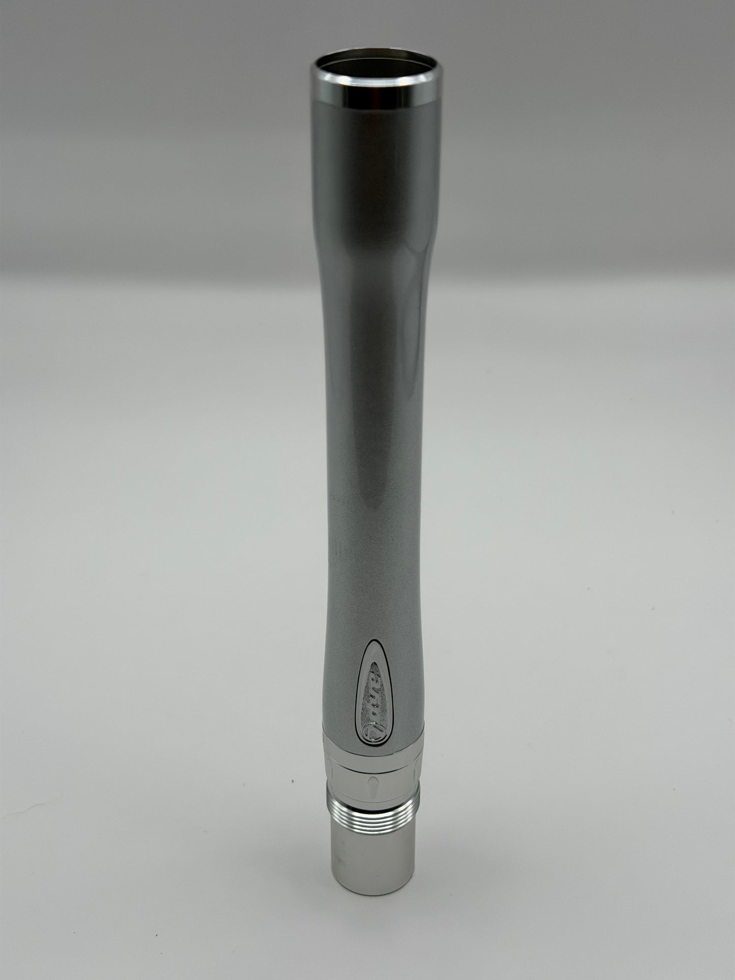 Broomstick Silver 688